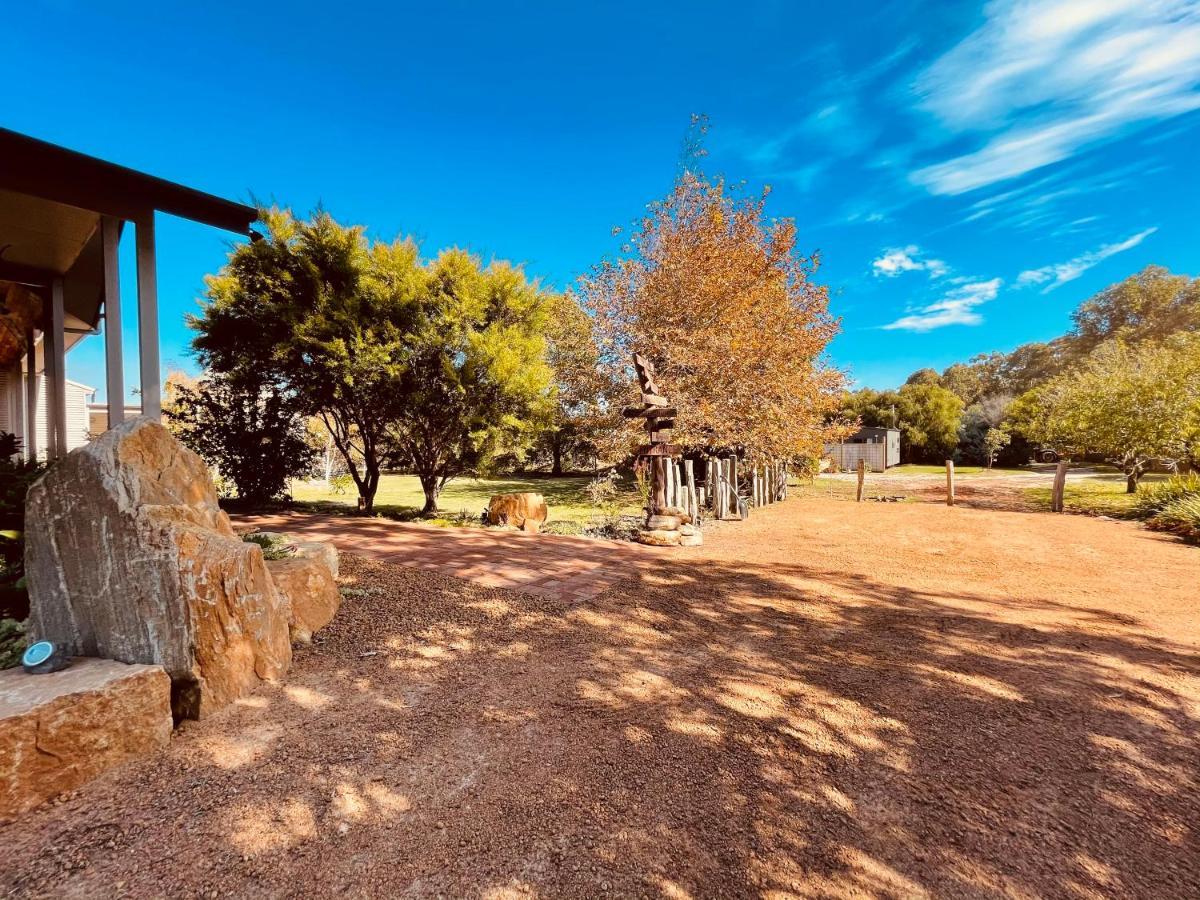 Grape Juice Retreat Rustic Romantic Gateway 5Mins To Beaches & Town Margaret River Εξωτερικό φωτογραφία